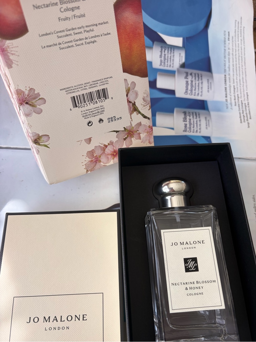 Jo Malone Nectarine Blossom & Honey holiday gift set with Box - Picture 5 of 7